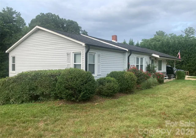 Homes for sale in Lenoir, NC | 3300 Sheely Rd, Lenoir, NC 28645 | MLS# 4399901