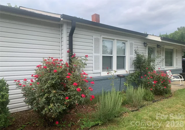 Homes for sale in Lenoir, NC | 3300 Sheely Rd, Lenoir, NC 28645 | MLS# 4399901