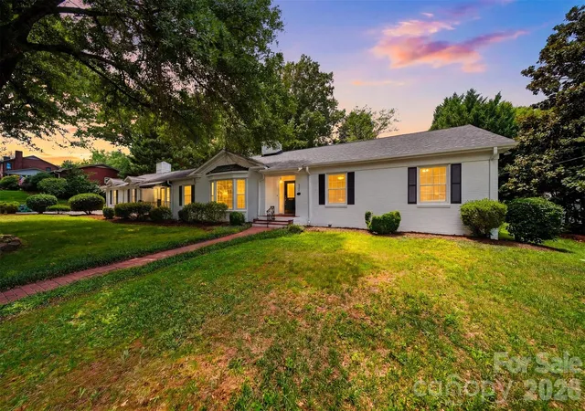 1st image of 521 5th St Nw, Hickory, NC 28601 | MLS# 4399918
