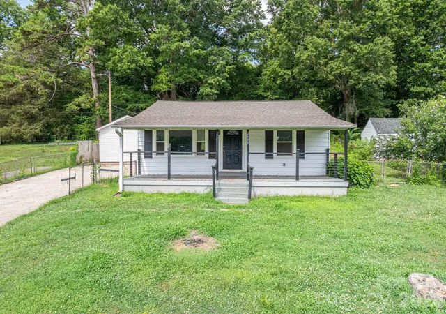 Homes for sale in Gastonia, NC | 2639 Springbrook Cir, Gastonia, NC 28052 | MLS# 4399942