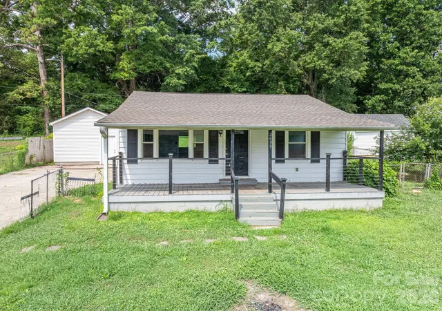 Homes for sale in Gastonia, NC | 2639 Springbrook Cir, Gastonia, NC 28052 | MLS# 4399942