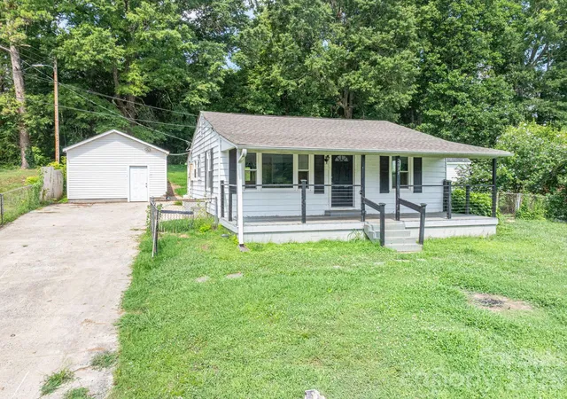 Homes for sale in Gastonia, NC | 2639 Springbrook Cir, Gastonia, NC 28052 | MLS# 4399942