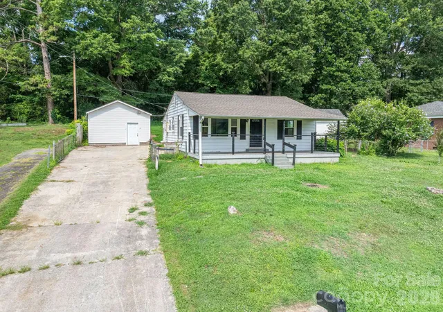 Homes for sale in Gastonia, NC | 2639 Springbrook Cir, Gastonia, NC 28052 | MLS# 4399942