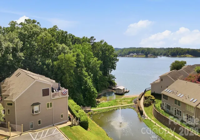 Photo 3 of Townhouse for sale at 14612 Waterside Dr, Charlotte, NC 28278 | MLS# 4399977 | Listing updated on 2026-10-09