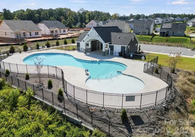 2nd image of 6403 Ludell Ln, Charlotte, NC 28215 | MLS# 4399983