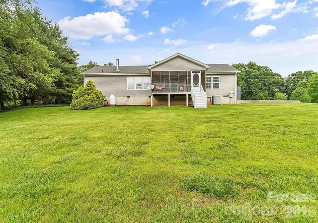 18th image of 1162 Mountain Breeze Dr #LOT 1, Morganton, NC 28655 | MLS# 4399993