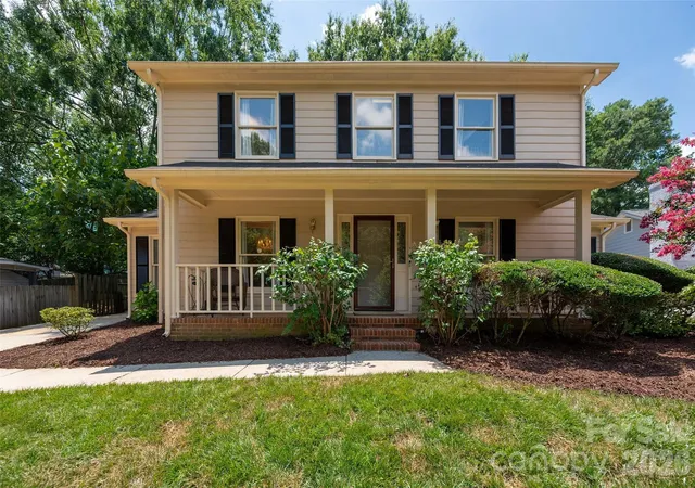 Photo 1 of Single family home for sale at 9112 Winter Moss Ct, Charlotte, NC 28227 | MLS# 4399996 | Listing updated on 2026-07-07