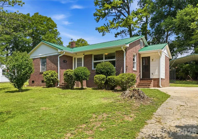 Homes for sale in Mount Holly, NC | 307 Dutchman Ave, Mount Holly, NC 28120 | MLS# 4400001