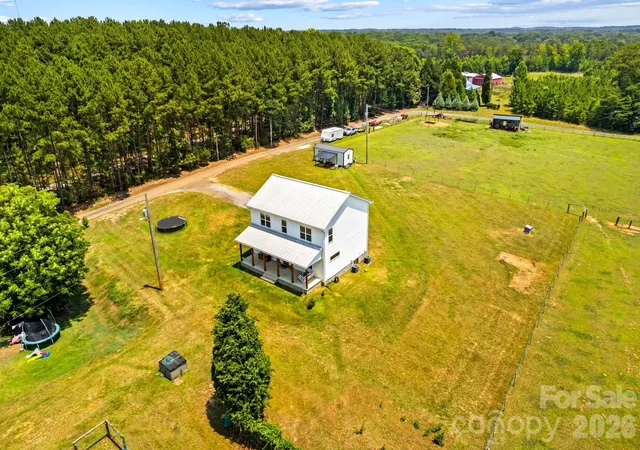 Photo 4 of Single family home for sale at 2191 Buffalo Shls Rd, Statesville, NC 28677 | MLS# 4400006 | Listing updated on 2026-08-03