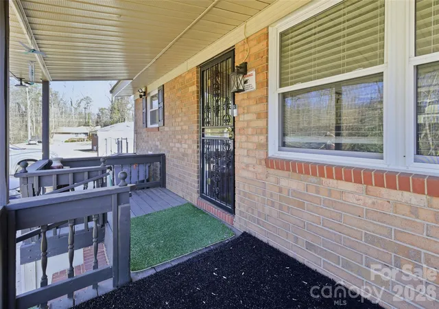 3rd image of 2410 Juniper Dr, Charlotte, NC 28269 | MLS# 4400009