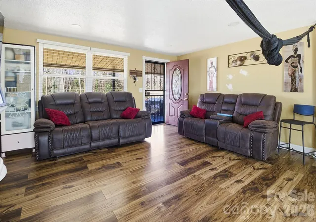 4th image of 2410 Juniper Dr, Charlotte, NC 28269 | MLS# 4400009
