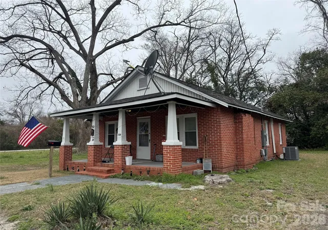 Homes for sale in Cheraw, SC | 116/122/124/126 Godfrey St, Cheraw, SC 29520 | MLS# 4400016