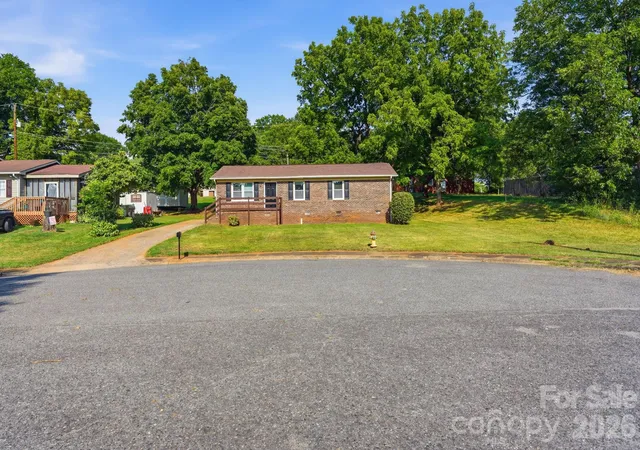 Homes for sale in Kings Mountain, NC | 202 Cooke Cir, Kings Mountain, NC 28086 | MLS# 4400034
