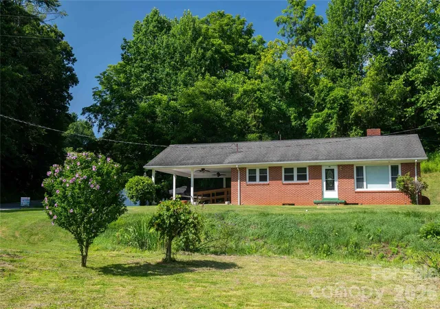 4th image of 40 Double Island Rd, Burnsville, NC 28714 | MLS# 4400038