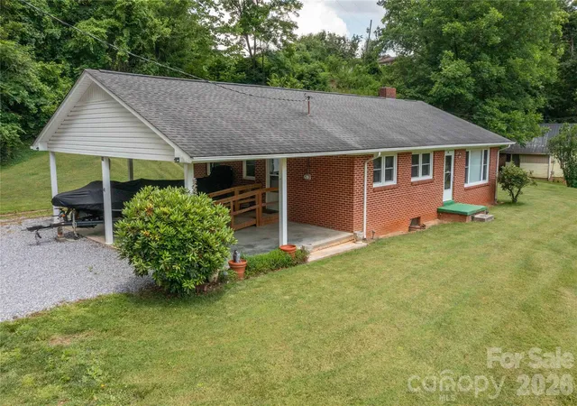 5th image of 40 Double Island Rd, Burnsville, NC 28714 | MLS# 4400038