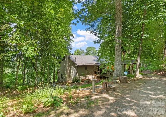 Photo 2 of Single family home for sale at 1355 Moonshine Mountain Rd #32, Burnsville, NC 28714 | MLS# 4400046 | Listing updated on 2026-07-31