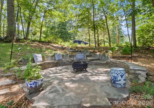 Photo 5 of Single family home for sale at 1355 Moonshine Mountain Rd #32, Burnsville, NC 28714 | MLS# 4400046 | Listing updated on 2026-07-31