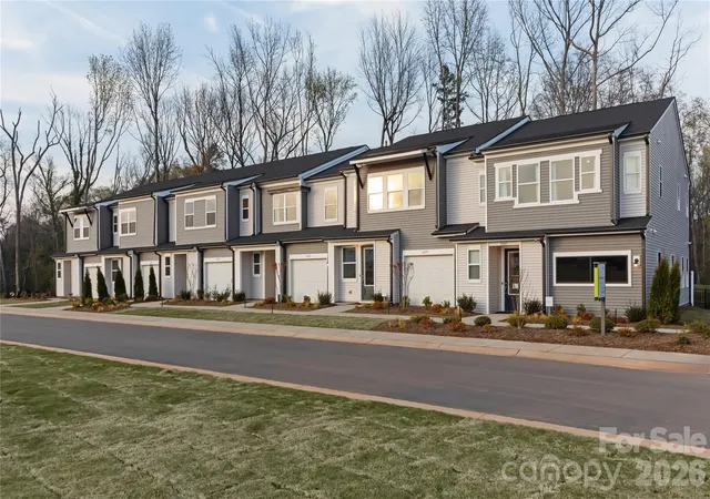 2nd image of 6033 Longar Ln, Charlotte, NC 28269 | MLS# 4400059