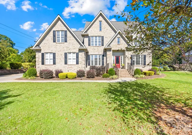 Photo 1 of Single family home for sale at 105 Mandarin Dr, Mooresville, NC 28117 | MLS# 4400067 | Listing updated on 2026-10-18