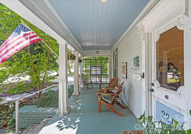 Homes for sale in Clover, SC | 221 N Main St, Clover, SC 29710 | MLS# 4400070
