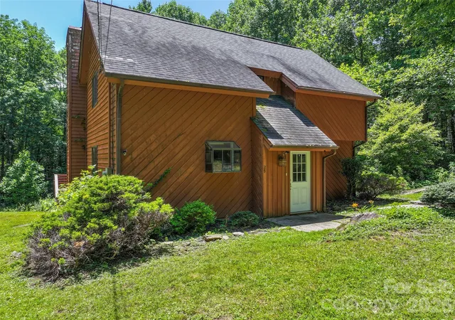 3rd image of 25 Little Creek Ln, Maggie Valley, NC 28751 | MLS# 4400072