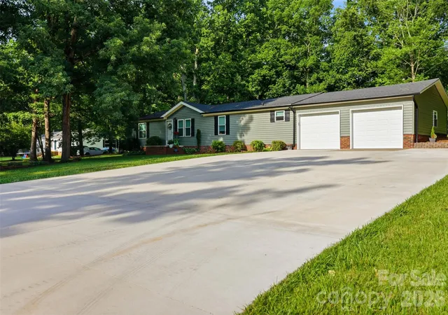 Homes for sale in Taylorsville, NC | 446 Heritage Cir, Taylorsville, NC 28681 | MLS# 4400085