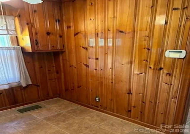2nd image of 1164 Leigh Cir #11, Charlotte, NC 28216 | MLS# 4400093
