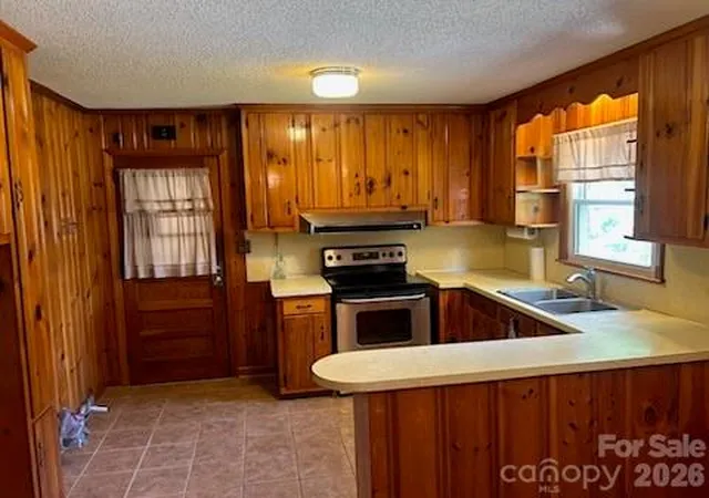 4th image of 1164 Leigh Cir #11, Charlotte, NC 28216 | MLS# 4400093