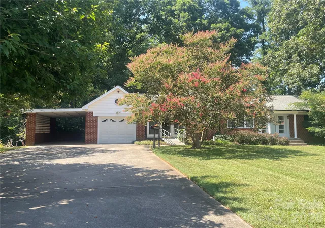 1st image of 1099 Amherst Rd, Morganton, NC 28655 | MLS# 4400099