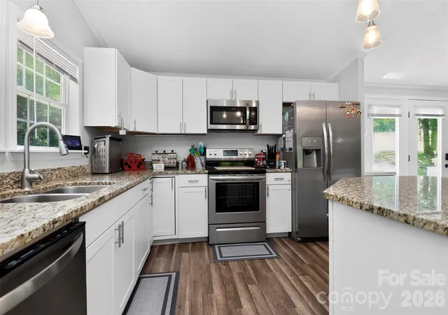 Photo 3 of Single family home for sale at 602 Timberwood Dr, Fort Mill, SC 29708 | MLS# 4400100 | Listing updated on 2026-07-30
