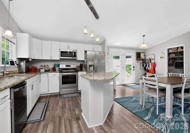 Photo 3 of Single family home for sale at 602 Timberwood Dr, Fort Mill, SC 29708 | MLS# 4400100 | Listing updated on 2026-07-30