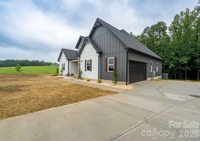 5th image of 1007 Harrogate Dr, Bessemer City, NC 28016 | MLS# 4400104