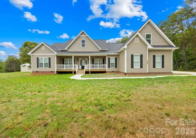 Homes for sale in Reidsville, NC | 4669 Grooms Rd, Reidsville, NC 27320 | MLS# 4400124