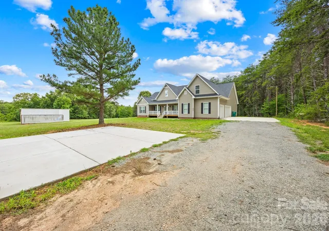 Homes for sale in Reidsville, NC | 4669 Grooms Rd, Reidsville, NC 27320 | MLS# 4400124