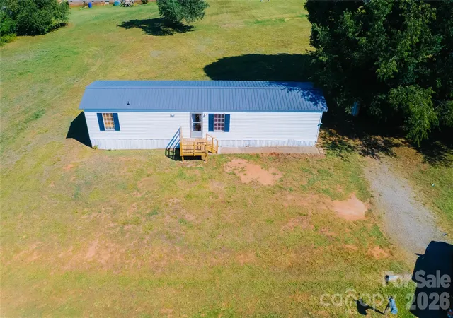 Homes for sale in Newton, NC | 1341 Freedom Ln, Newton, NC 28658 | MLS# 4400142