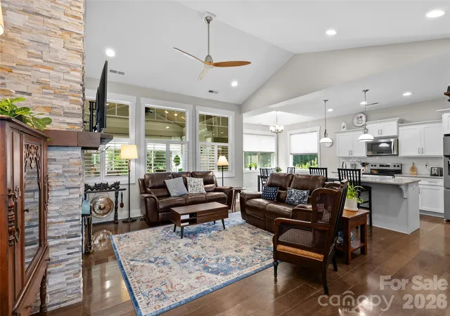 4th image of 76 S Anvil Ave, Hendersonville, NC 28792 | MLS# 4400159