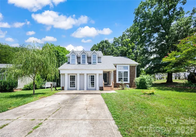 Photo 1 of Single family home for sale at 13000 Greycrest Dr, Charlotte, NC 28278 | MLS# 4400169 | Listing updated on 2026-10-04