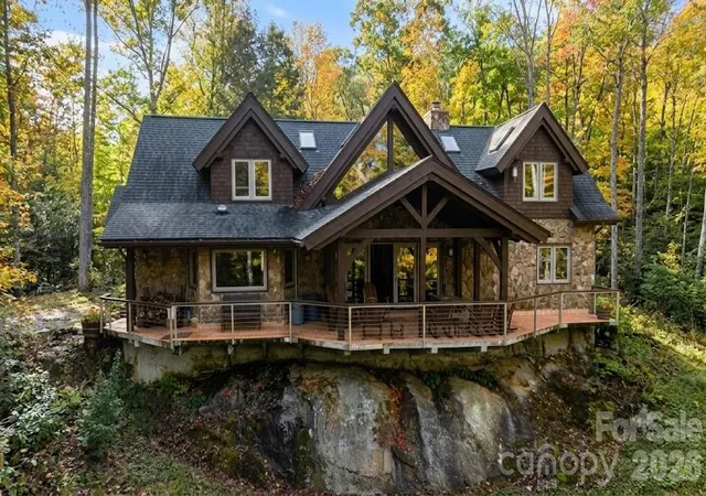 Photo 2 of Single family home for sale at 165 Winding Trl, Burnsville, NC 28714 | MLS# 4400173 | Listing updated on 2026-10-01