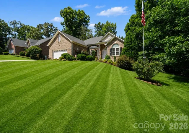 Photo 3 of Single family home for sale at 3563 Wandering Ln Ne #33, Hickory, NC 28601 | MLS# 4400174 | Listing updated on 2026-09-03