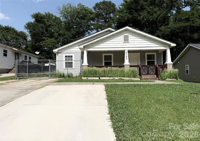 Photo 1 of Single family home for sale at 3125 Amay James Ave, Charlotte, NC 28208 | MLS# 4400177 | Listing updated on 2026-10-06