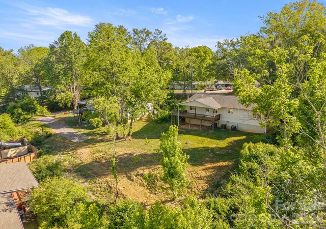 1st image of 104 Millbrook Rd, Asheville, NC 28806 | MLS# 4400187