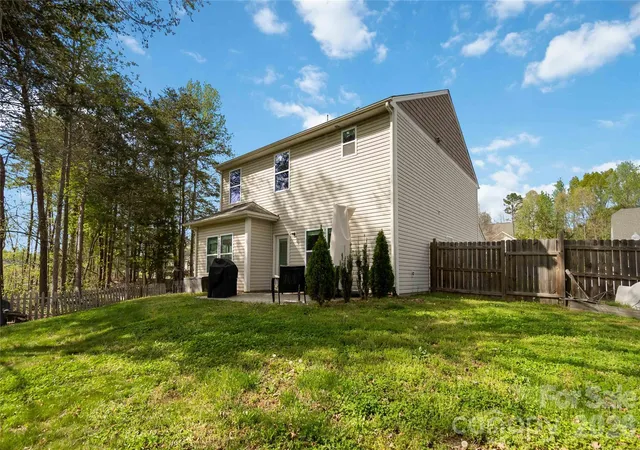 Homes for sale in Clover, SC | 1248 Century Dr, Clover, SC 29710 | MLS# 4400191