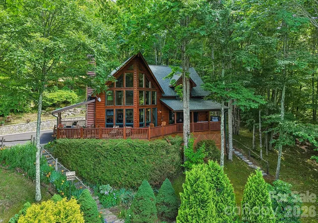 Homes for sale in Maggie Valley, NC | 157 Kanusati Trl, Maggie Valley, NC 28751 | MLS# 4400203