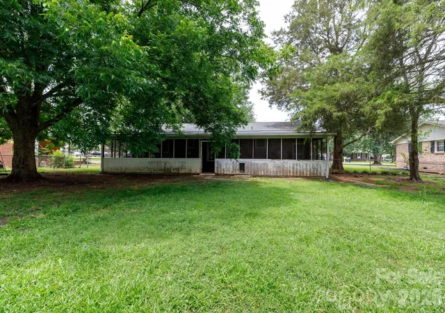 Homes for sale in Chester, SC | 522 Mcdowell Dr, Chester, SC 29706 | MLS# 4400208