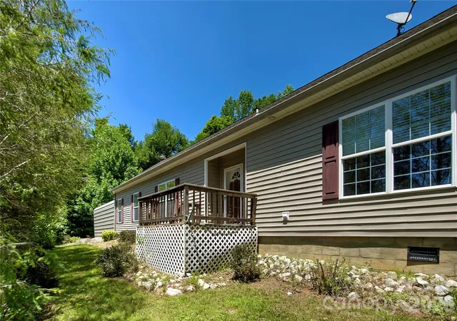 Photo 1 of Single family home for sale at 498 Broad Branch Rd, Bakersville, NC 28705 | MLS# 4400220 | Listing updated on 2026-10-29