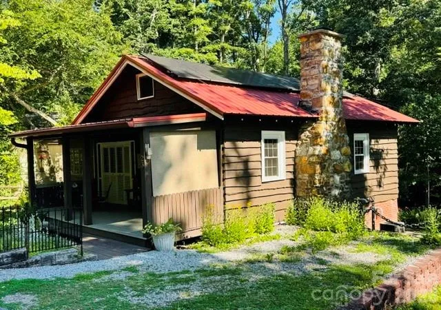 2nd image of 23 Leatherwood Ln, Hendersonville, NC 28739 | MLS# 4400223