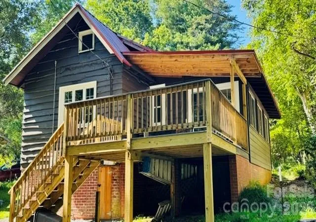3rd image of 23 Leatherwood Ln, Hendersonville, NC 28739 | MLS# 4400223