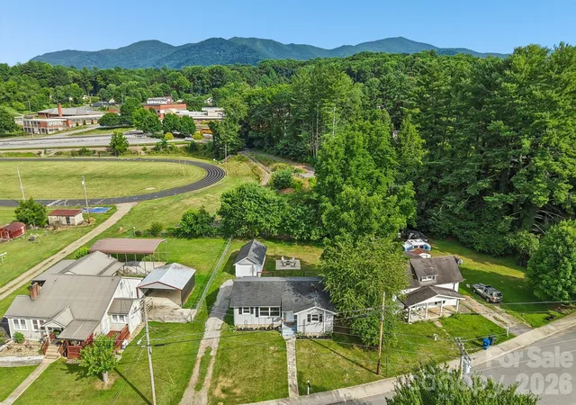 Homes for sale in Waynesville, NC | 363 Killian St, Waynesville, NC 28786 | MLS# 4400231