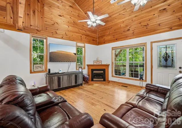 Photo 1 of Single family home for sale at 61 Misty Hl Ln, Franklin, NC 28734 | MLS# 4400232 | Listing updated on 2026-09-17