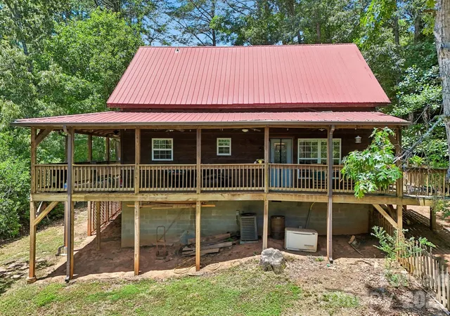 Photo 3 of Single family home for sale at 61 Misty Hl Ln, Franklin, NC 28734 | MLS# 4400232 | Listing updated on 2026-09-17